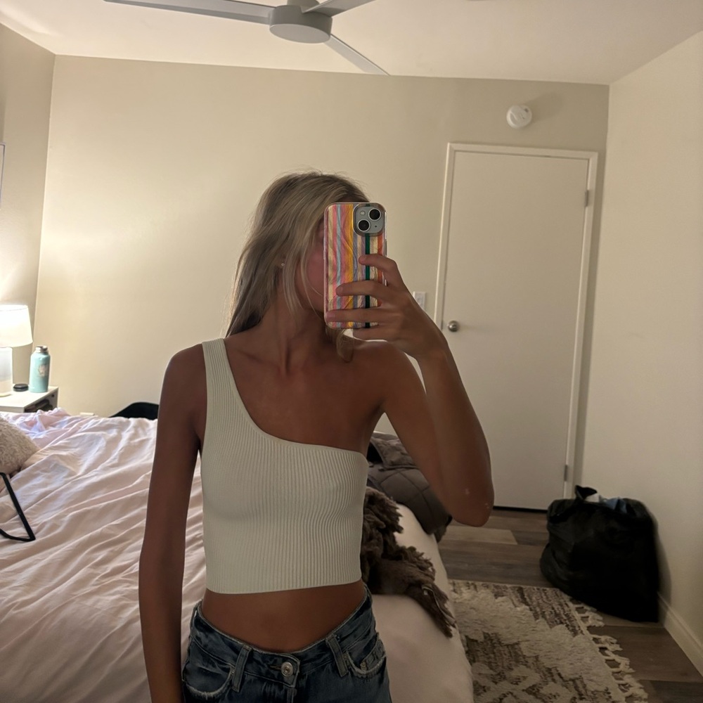 Aritzia One-Shoulder Ribbed Crop Top in Cream